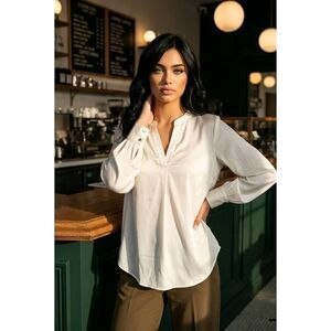 🔹️She & Sky Ivory Mandarin Vneck Satin Long Sleeve Top Small